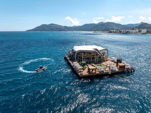 ile flottante cote d'azur, canua island